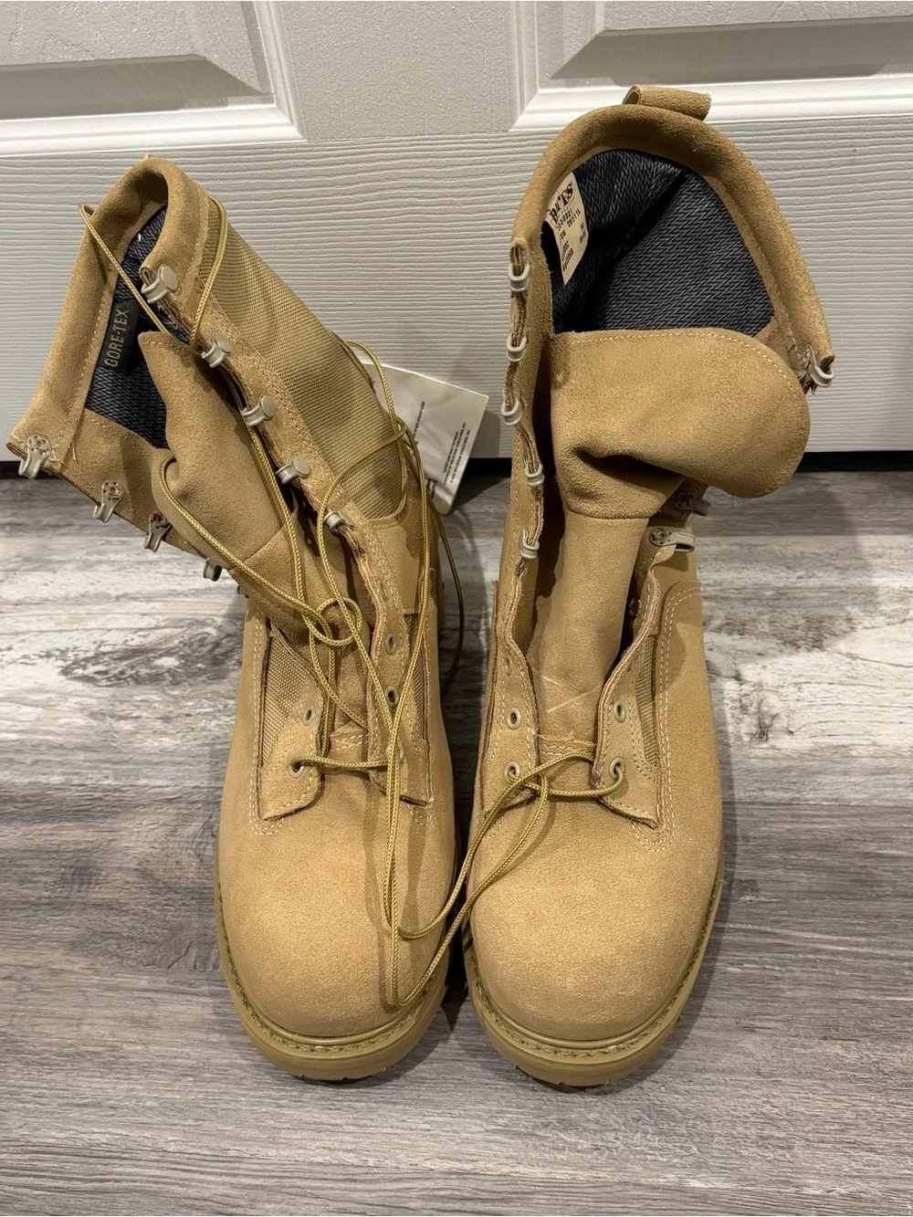 Bates Gore-Tex NWOB Military Combat Desert Tan Boots, men’s 11.5 XW